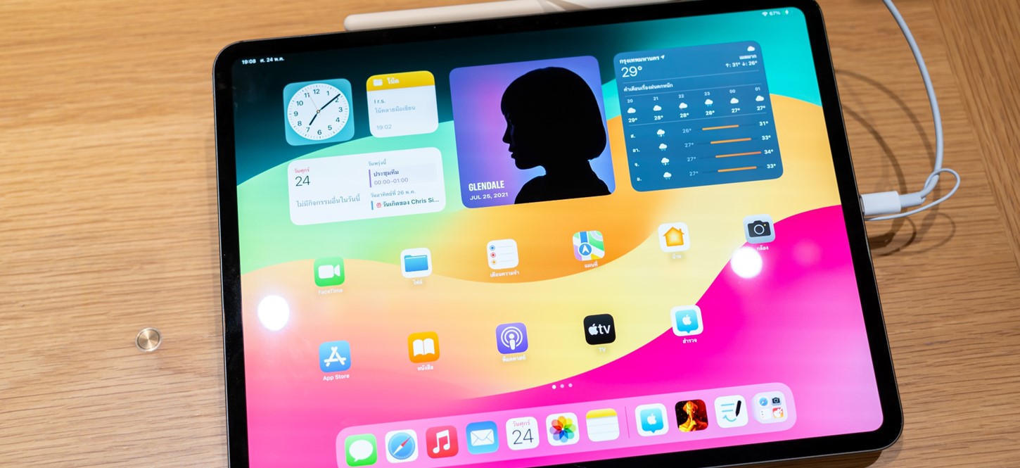 iPad Pro 12.9 นิ้ว (รุ่นที่ 6)