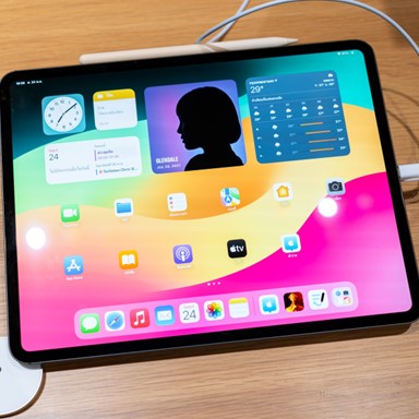 iPad Pro 12.9 นิ้ว (รุ่นที่ 6)